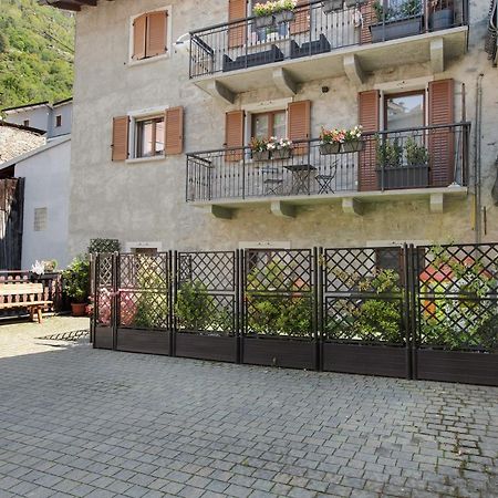 La Maison Du Bonheur Grosio Apartman Kültér fotó