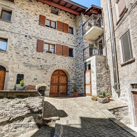 La Maison Du Bonheur Grosio Apartman Kültér fotó