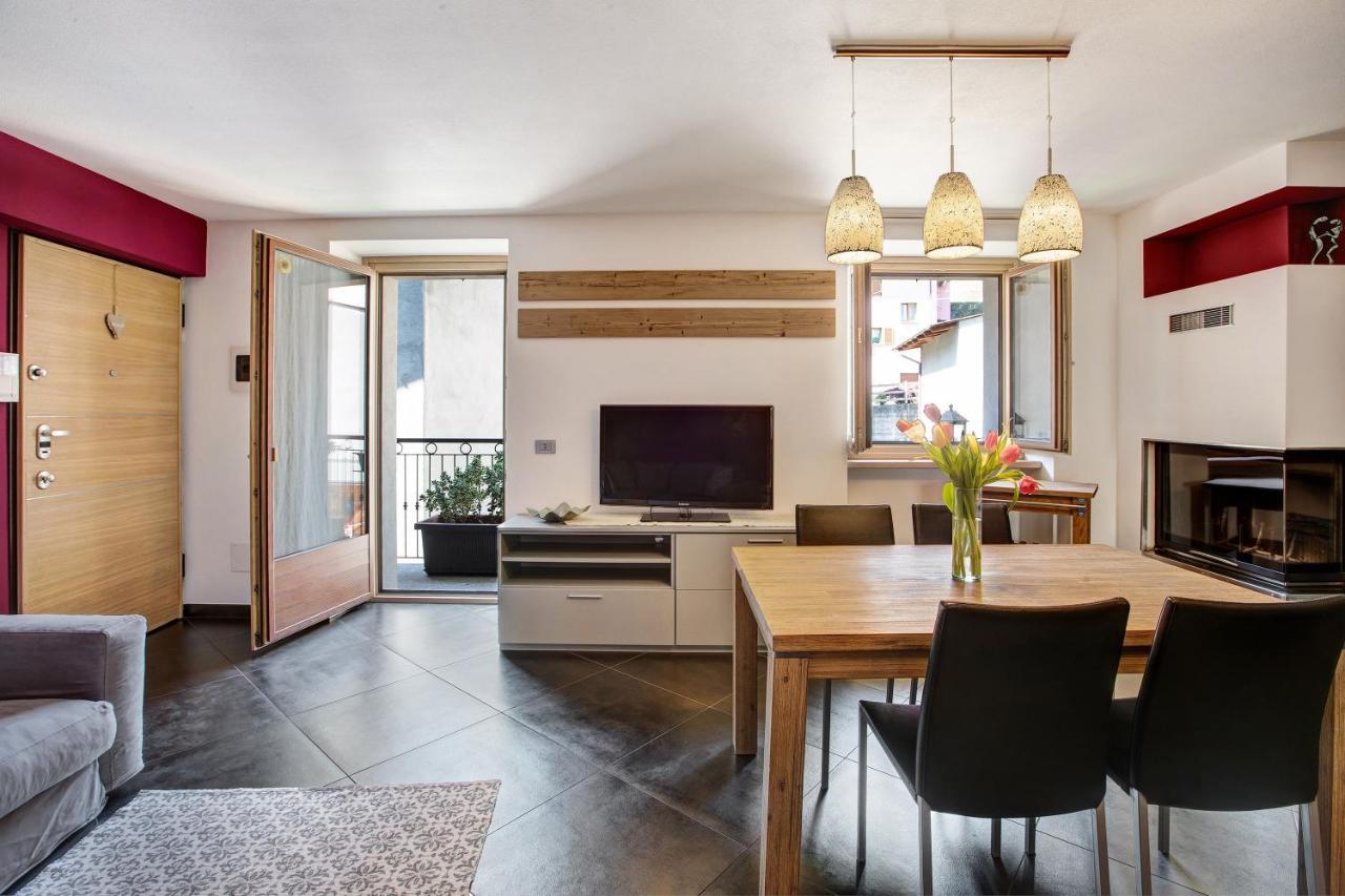 La Maison Du Bonheur Grosio Apartman Kültér fotó