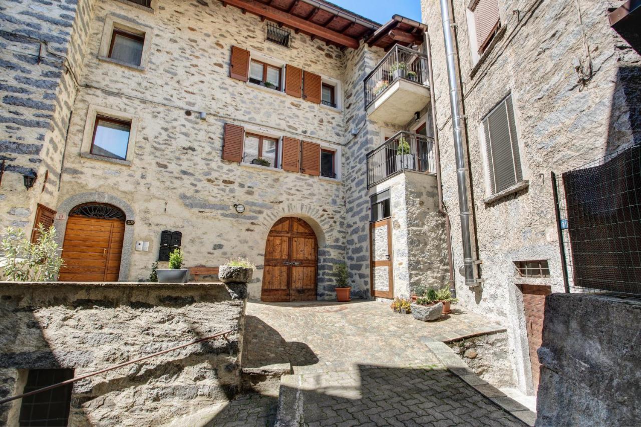 La Maison Du Bonheur Grosio Apartman Kültér fotó